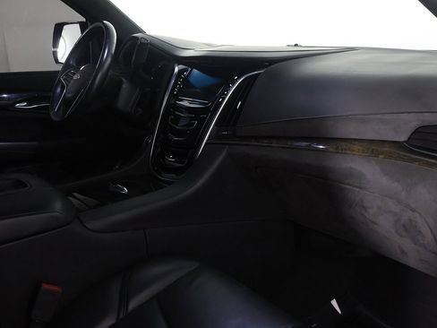 Used 2016 Cadillac Escalade Platinum image 33