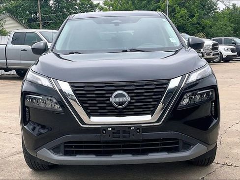 Used 2023 Nissan Rogue S AWD/4WD image 2