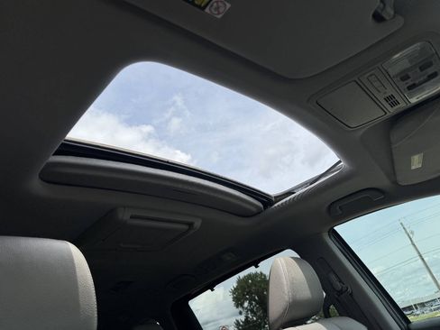 Used 2011 Honda Odyssey Touring image 18