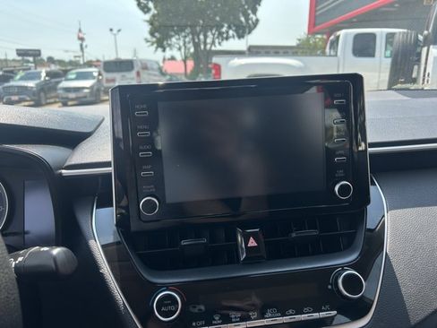 Used 2020 Toyota Corolla LE FWD image 10