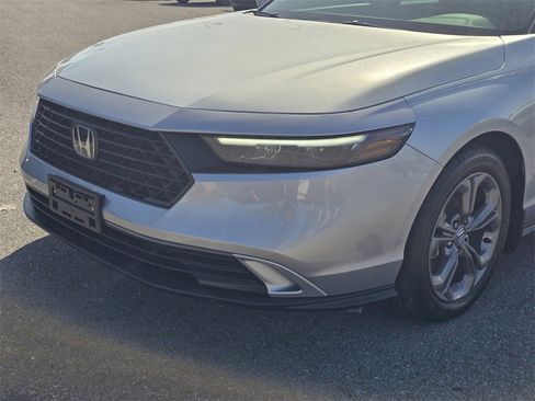 Used 2024 Honda Accord EX image 10