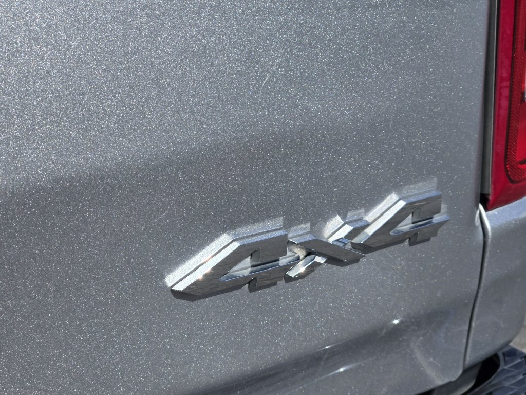 Used 2024 RAM 1500 Laramie AWD/4WD image 13