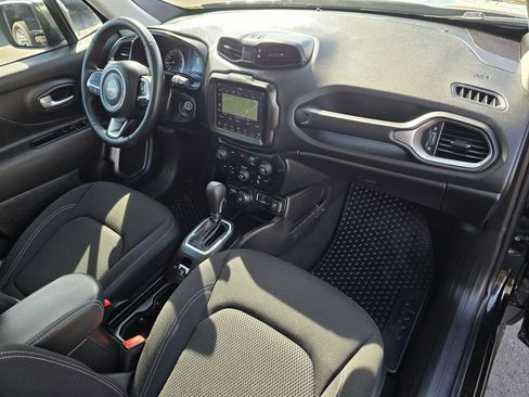 Used 2023 Jeep Renegade Latitude w/ Sun/Sound Group AWD/4WD image 17