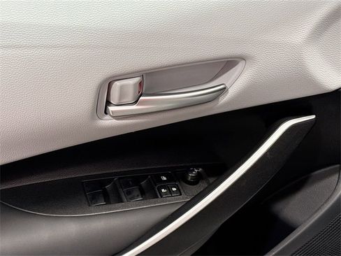 New 2025 Toyota Corolla SE image 15