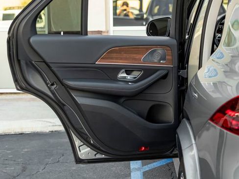 Used 2025 Mercedes-Benz GLE 350 4MATIC image 21