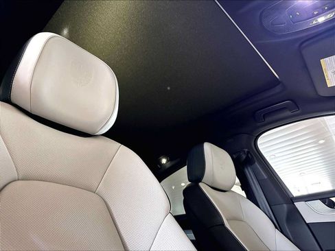 New 2026 Porsche Cayenne Coupe AWD/4WD image 23