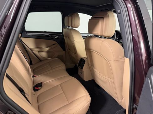 Certified 2026 Porsche Macan AWD/4WD image 17