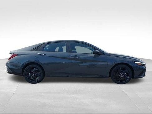 New 2026 Hyundai Elantra Sport FWD image 17