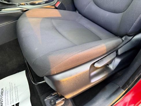 Used 2022 Toyota Corolla Cross LE w/ Moonroof Package image 17