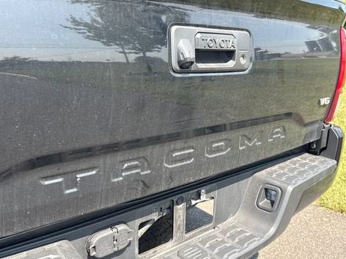 Used 2023 Toyota Tacoma SR AWD/4WD image 17