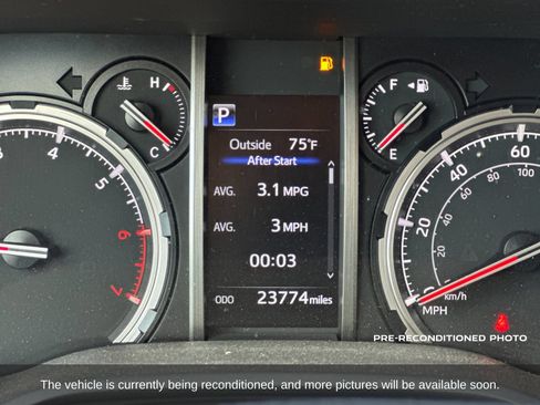 Used 2022 Toyota 4Runner TRD Off-Road Premium w/ Moonroof Package AWD/4WD image 17