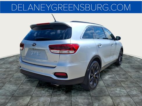 Used 2019 Kia Sorento S AWD/4WD image 3