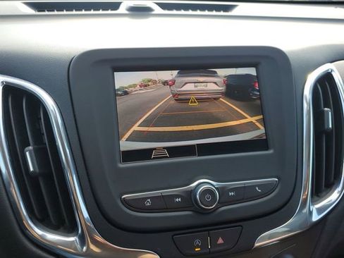 Used 2023 Chevrolet Equinox LT image 14