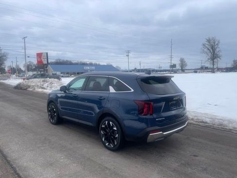 Certified 2025 Kia Sorento SX image 2