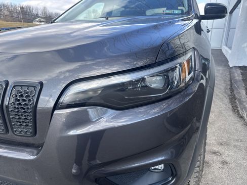 Used 2022 Jeep Cherokee Latitude w/ Sun & Sound Group image 10