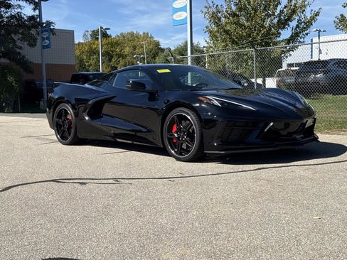 Used 2021 Chevrolet Corvette Stingray Preferred Conv w/ Z51 Performance Package image 3