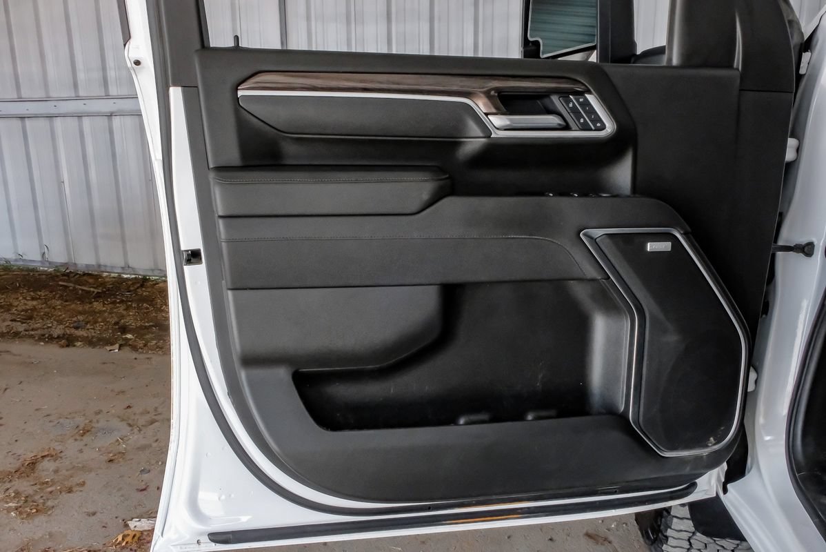 Used 2025 Chevrolet Silverado 2500 LTZ w/ LTZ Convenience Package AWD/4WD image 43