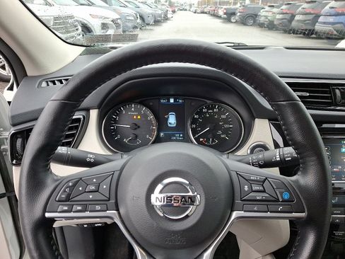 Used 2022 Nissan Rogue Sport SL image 19