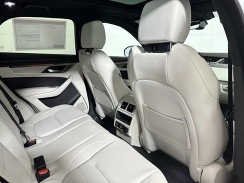 New 2026 Jaguar F-PACE R-Dynamic S image 21