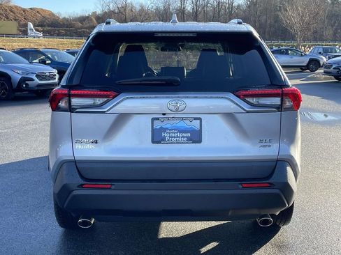 Used 2021 Toyota RAV4 XLE Premium image 28