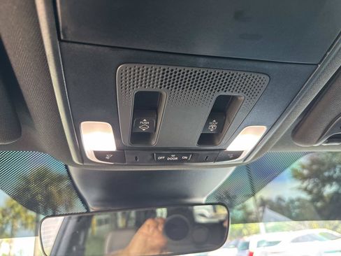 Used 2025 Honda Pilot Black Edition image 28