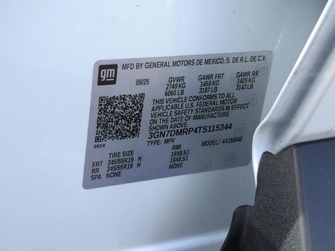 Used 2026 Chevrolet Equinox EV LT FWD image 23