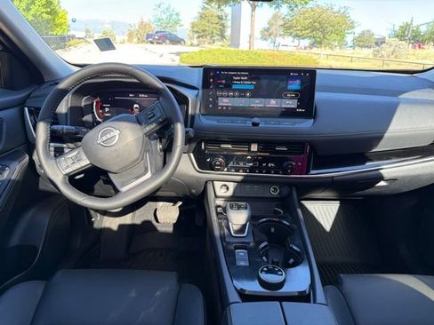 Certified 2025 Nissan Rogue SL w/ Tech Package AWD/4WD image 29