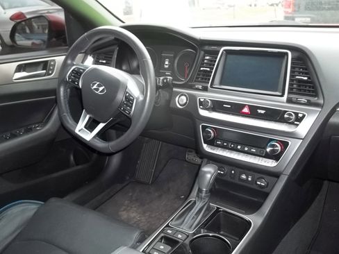 Used 2018 Hyundai Sonata Limited image 5