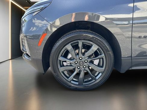 Used 2023 Chevrolet Equinox RS FWD image 9