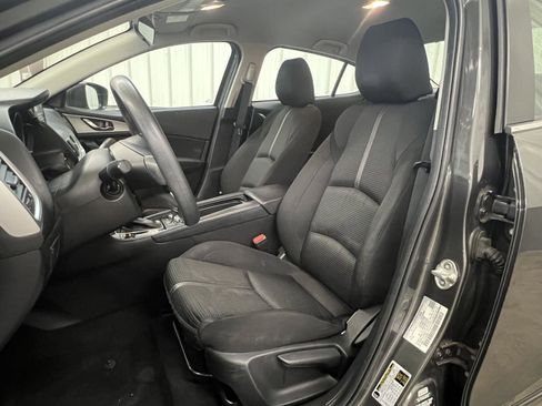 Used 2018 MAZDA MAZDA3 Sport w/ Preferred Equipment Package image 3