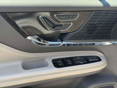 Used 2022 Lincoln Corsair AWD w/ Premium Package image 17