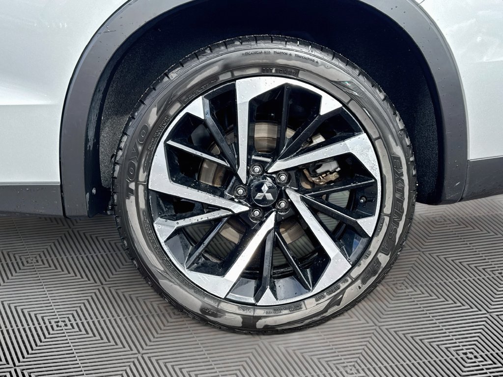 Used 2023 Mitsubishi Outlander SE AWD/4WD image 29