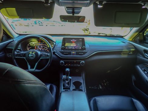 Used 2021 Nissan Altima 2.5 SR image 12