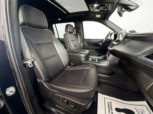 Used 2022 GMC Yukon XL SLT image 28