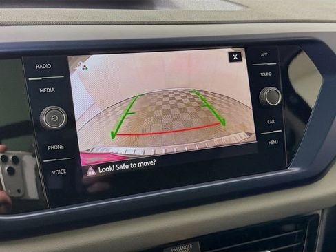 Used 2023 Volkswagen Taos SE image 16