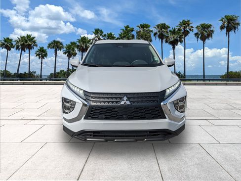 Used 2025 Mitsubishi Eclipse Cross ES image 3