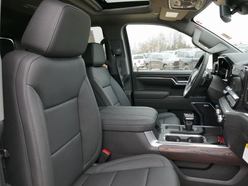 New 2026 GMC Sierra 1500 SLT image 10