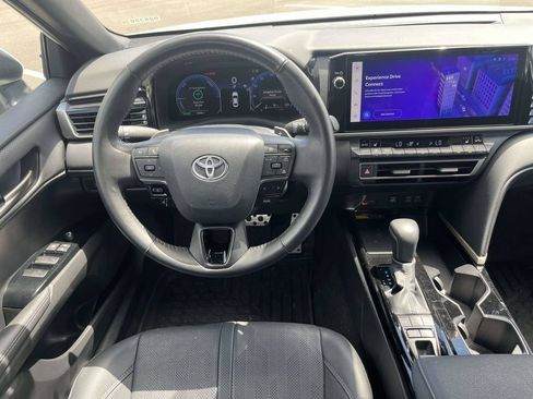 Used 2025 Toyota Camry XSE FWD image 14