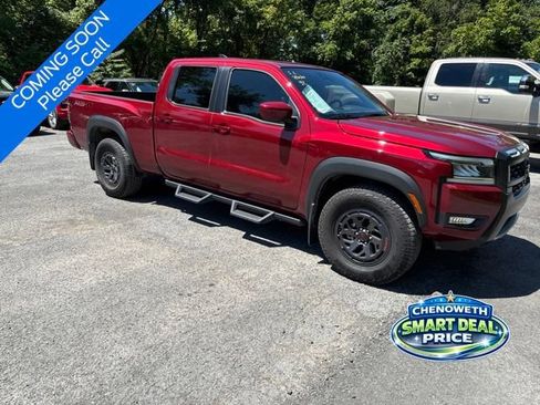 Used 2025 Nissan Frontier PRO-4X AWD/4WD image 2
