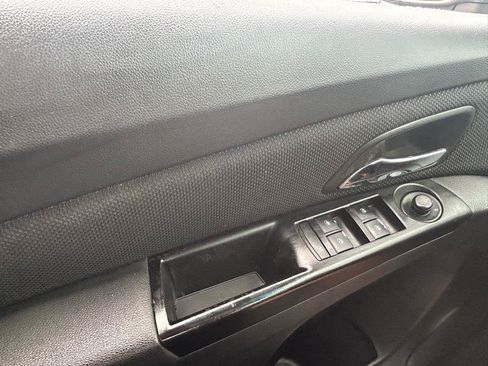 Used 2013 Chevrolet Cruze LT FWD image 25