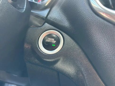 Used 2022 Chevrolet Equinox LT FWD image 19