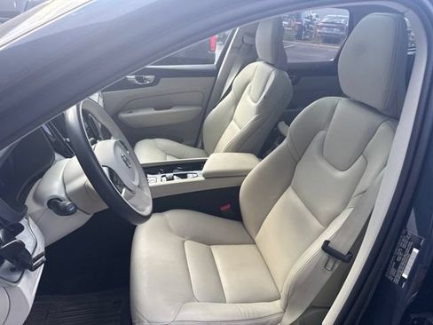 Used 2025 Volvo XC60 T8 Plus w/ Protection Package Premier AWD/4WD image 10