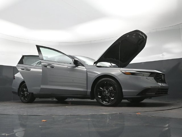 Used 2025 Honda Accord SE image 34