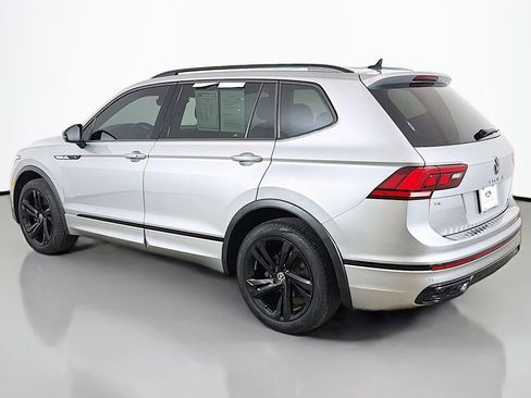 Used 2023 Volkswagen Tiguan SE R-Line FWD image 10