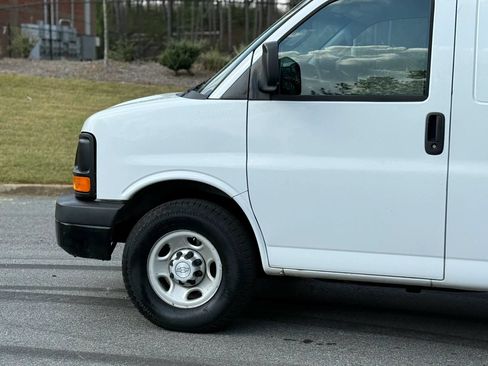 Used 2016 Chevrolet Express 2500 RWD image 7