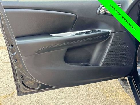 Used 2019 Dodge Journey SE FWD image 9