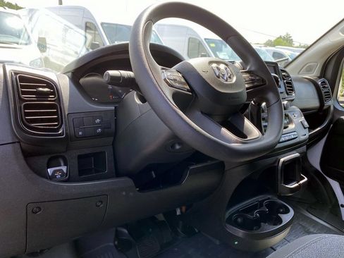 Used 2025 RAM ProMaster 2500 w/ U-Haul Equipment Group FWD image 12