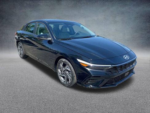 New 2025 Hyundai Elantra Limited image 33