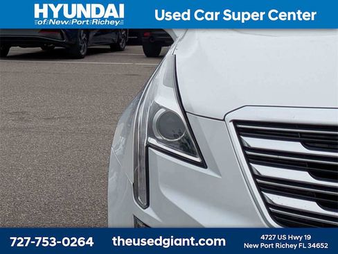 Used 2018 Cadillac XT5 FWD w/ LPO, Wheel Lock Package image 9