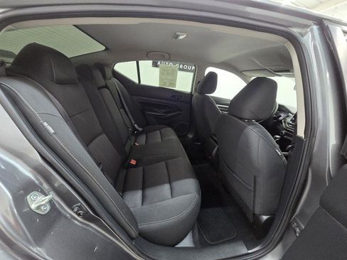 Used 2023 Nissan Altima 2.5 SV FWD image 17